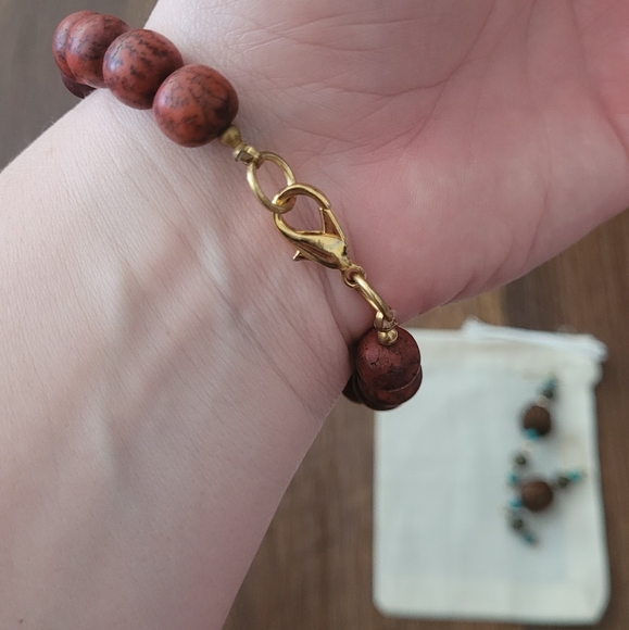 Intricate Carved Wood, Glass and Clay Beaded Bracelet and Earring Set. - Picture 4 of 4